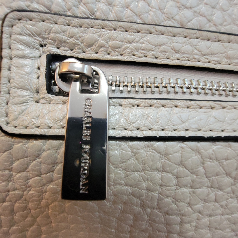 Charles Jourdan White Pearl Pebble Leather Purse - Picture 4 of 16